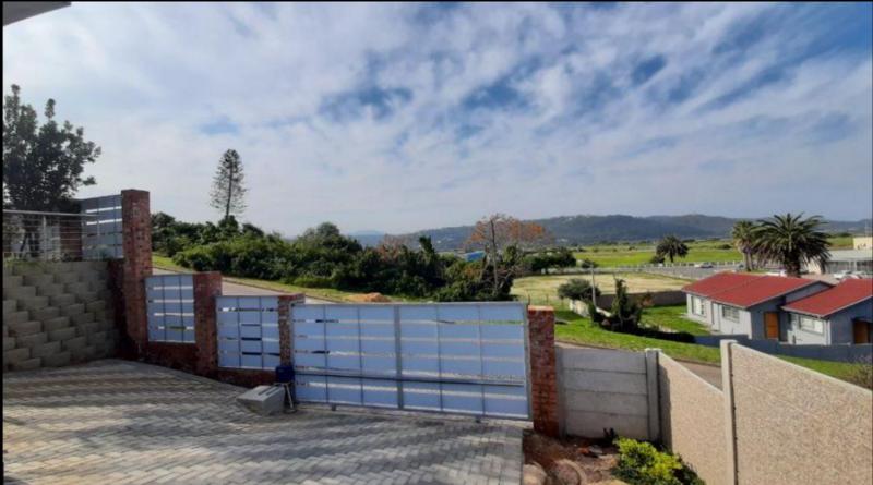 5 Bedroom Property for Sale in Groot Brakrivier Central Western Cape